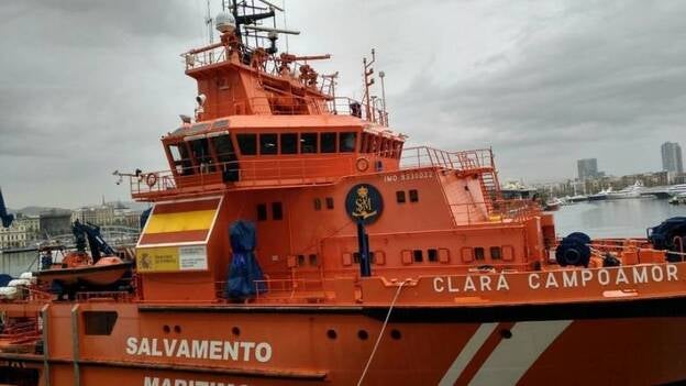 El capitán del rescate dice que hubo un "golpe terrible" que destrozó el pesquero hundido en Barcelona