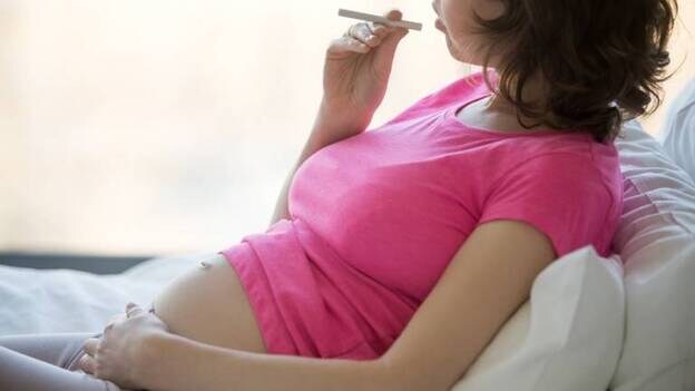El tabaquismo pasivo durante el embarazo afecta al desarrollo cognitivo del bebé