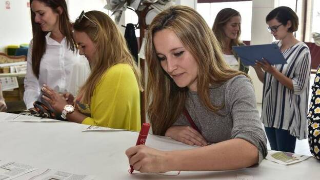 Moda Cálida se fusiona con el papel