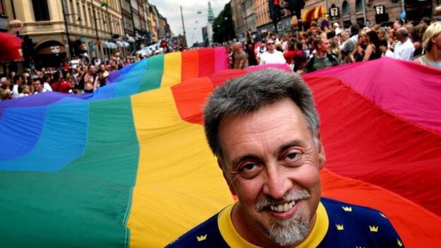 Muere Gilbert Baker, creador de la bandera arcoíris LGTB