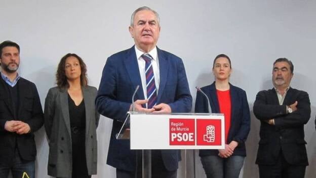 PSOE ve insuficiente la dimisión de Sánchez y llama a Cs y Podemos a trabajar por un gobierno de cambio
