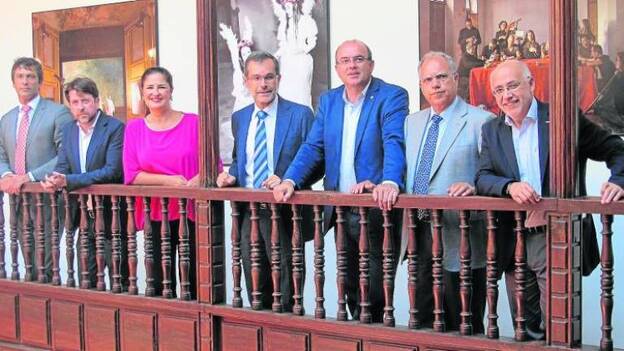 Cinco cabildos anuncian ‘guerra’ si se cambia la triple paridad