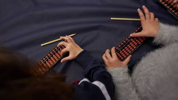 230 Jóvenes se formaron en robótica, ábaco y cálculo mental con Teen Intech