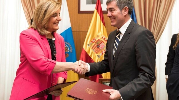Clavijo agradece a Báñez su "compromiso con el empleo y con Canarias"