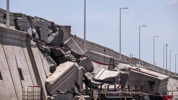 Un ferry de Armas embiste contra el muelle Nelson Mandela en La Luz