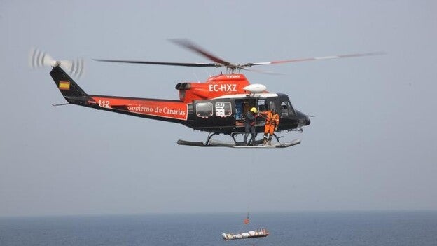 Cae un pescador al agua y otro se tira a salvarlo