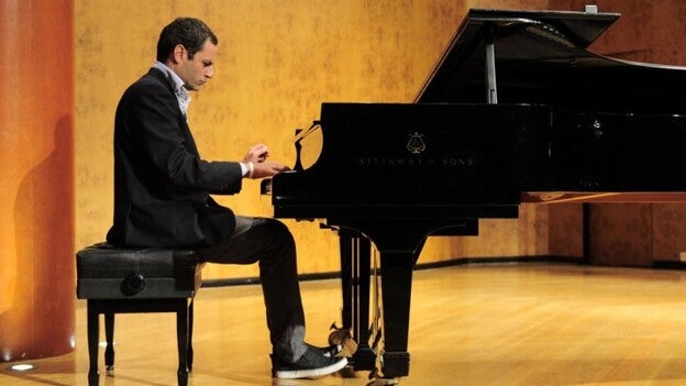 El piano toma el Alfredo Kraus