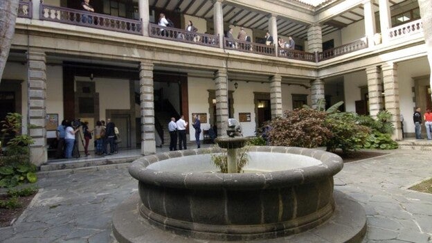 El TSJC aplica perspectiva de género a una ley franquista