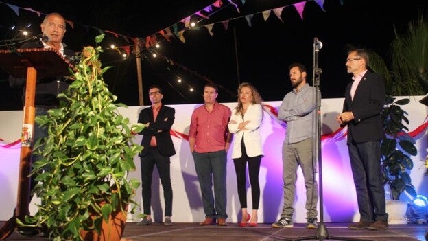 Maca Betancor da nombre a la plaza principal de Triquivijate