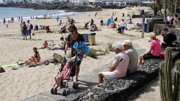 El 45% de los viajeros españoles consulta una sola página