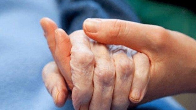 Diez años de prisión por matar al enfermo al que cuidaba su mujer