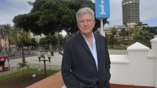 Quevedo acude con «voluntad de diálogo» a Moncloa