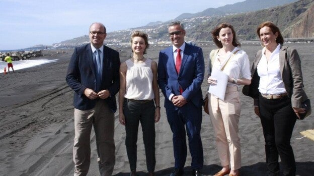 García Tejerina inaugura la nueva playa de Santa Cruz de la Palma