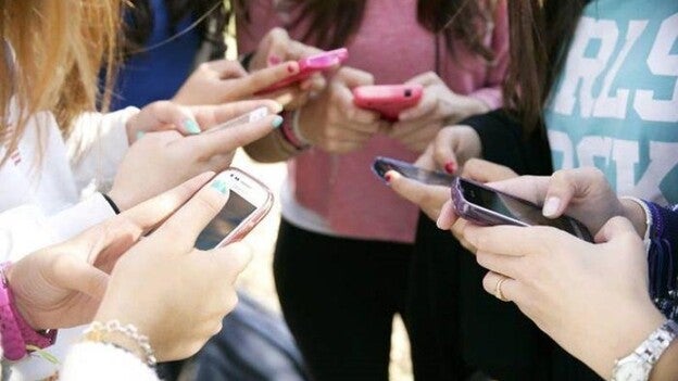 Adolescentes, adictos a los "like" porque proporcionan un placer inmediato