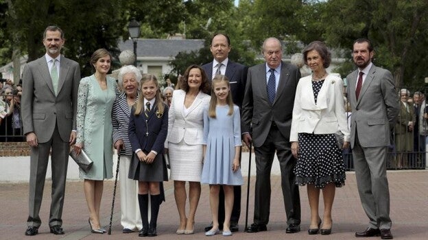 La infanta Sofía toma la comunión
