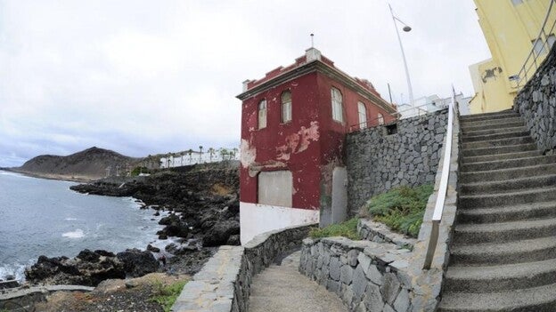 La retirada de fangos de la Casa Roja exige una semana de trabajo