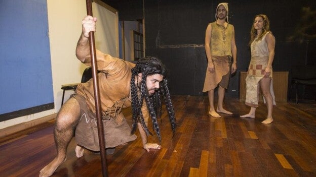 ‘Ancestro’, dos épocas entrelazadas