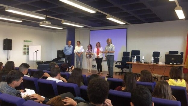 La ciudad celebra el primer encuentro de alumnos ‘Ayudantes TIC’