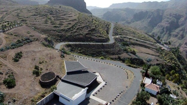 Ordeño de cabras, juego del palo y enyesques en La Fortaleza