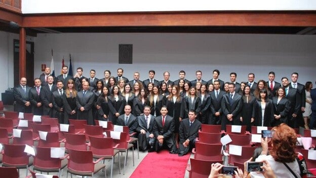 Jura y medallas del Colegio de Abogados