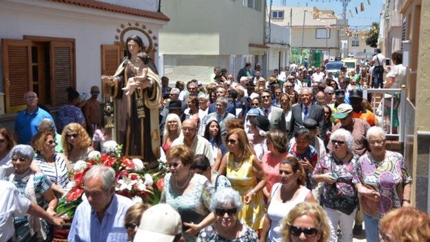 Asadero de sardinas y caballas en honor a San Fernando