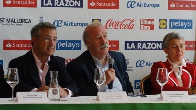 Vicente del Bosque entra en la asamblea del COE