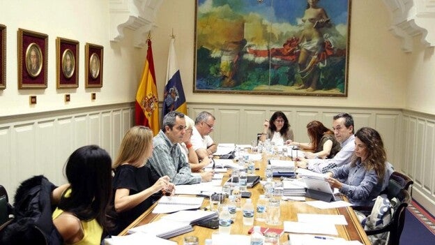 CC saca la Ley del Suelo con el PP y apela al PSC a que se sume