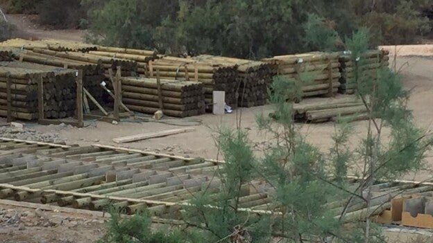 «Utilizan el parque Tony Gallardo como una fábrica de encofrado»