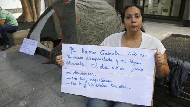 Gabriela Cortés ‘okupa’ una casa de Tías tras ser ayer desalojada