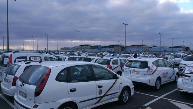 La tercera protesta de taxistas se deja sentir en el interior de la ciudad