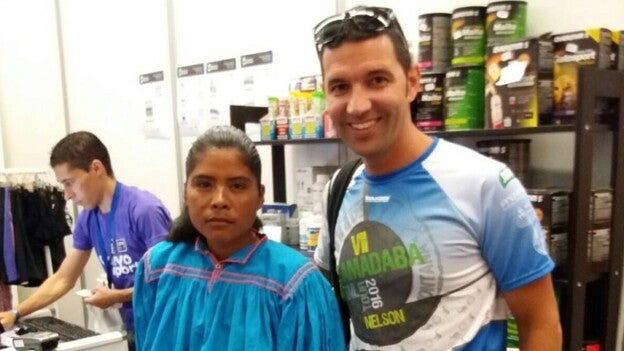 Una rarámuri en la Tenerife Bluetrail