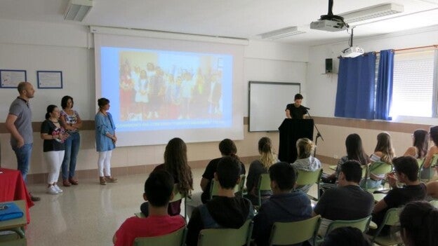 El alumno de Santa Lucía, Julián Junco Sáenz, gana el premio Cuentos Solidarios de la Fecam