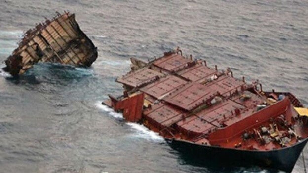 Al menos 20 muertos tras chocar dos barcos