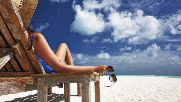 El 58% de los españoles ahorra todo el año para las vacaciones