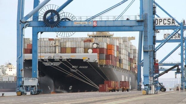 Los estibadores suspenden la huelga en los puertos canarios