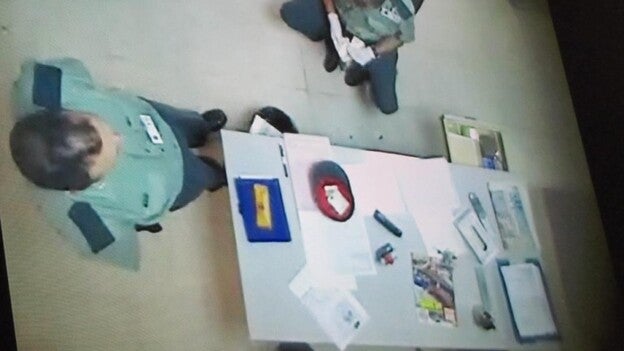 Pillados con el dinero en la mano