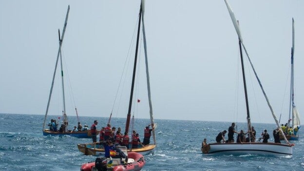 Los once botes abandonan la pega en señal de protesta