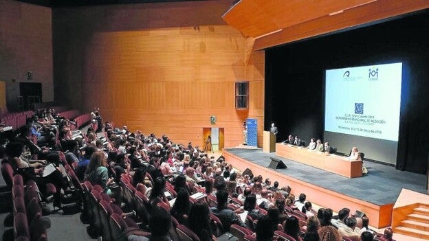 La escasez de camas estanca el turismo de congresos en Gran Canaria