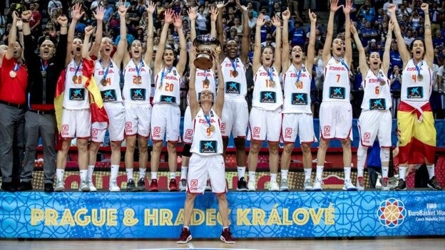 España anula a Francia y suma su tercer oro europeo