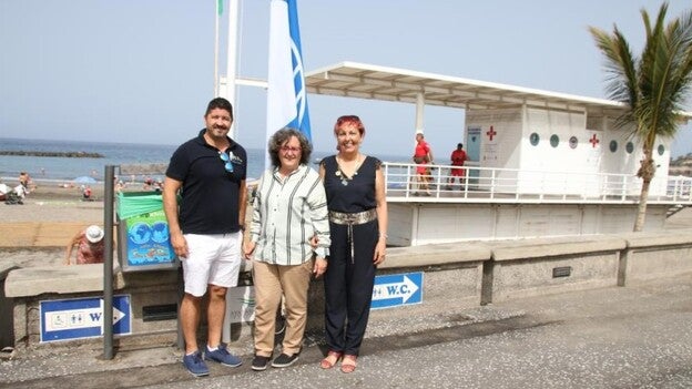 Se izan las banderas azules en las playas del Duque, Fañabé y Torviscas