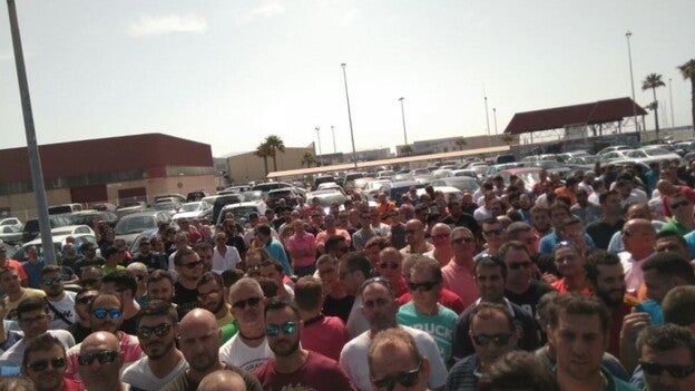 Estibadores y patronal ponen fin al conflicto