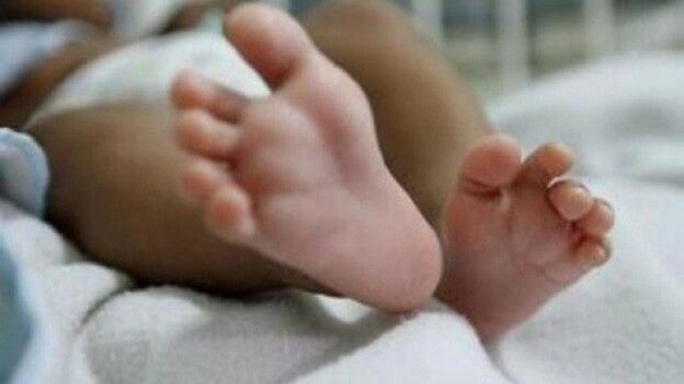 Paga 100.000 euros para comprar un bebé