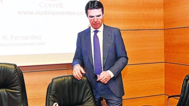 Soria dimitió para evitar que saliera una cuenta familiar