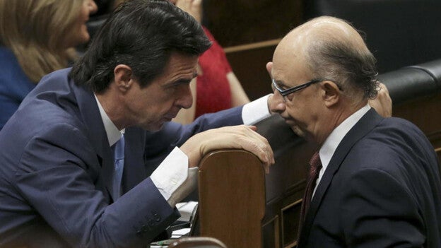 Los partidos reprochan a Soria su «guerra» con Montoro