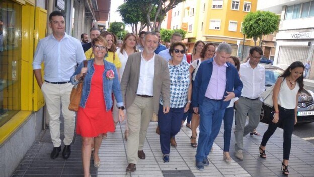 Torres gana el primer asalto en el PSOE canario
