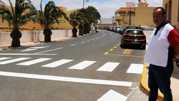 El Ayuntamiento de Antigua mejora la señalización vial