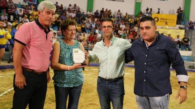 La lucha canaria rinde tributo a José Florido