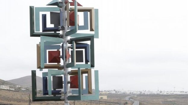 Reparada la escultura de Manrique de Montaña Blanca