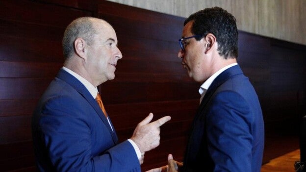 La Oliva pide que la ampliación del muelle de Corralejo respete su entorno