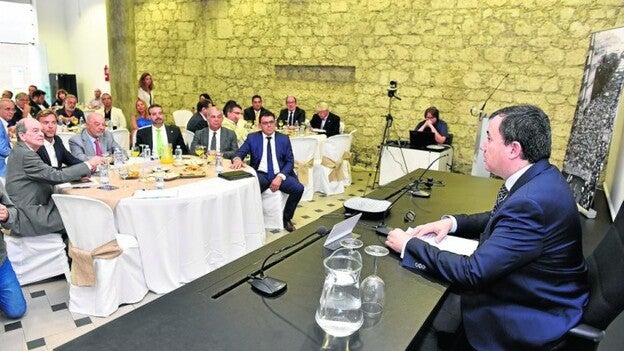 Jorge Sáinz aboga por una «universidad dinámica y global»